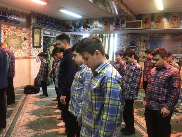 آغاز سال تحصیلی در مدرسه شهدای مدافع حرم با حضور مسئولان، جشن و کلاس توجیهی