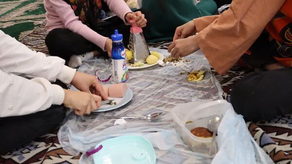 جشن شب یلدایی دختر و مادران در مسجد النبیین بیرجند