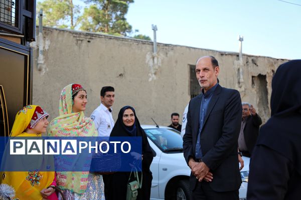 جشن شکوفه‌ها در مدرسه ندای اسلام اصفهان