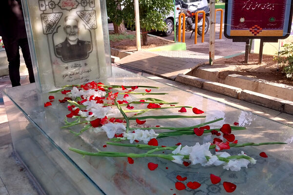 غبار روبی گلزار شهدا شیراز