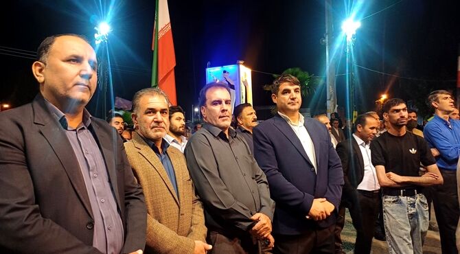 خروش شبانه کوهدشتی‌ها در میدان امام(ره)؛ تجلی وفاداری و وحدت