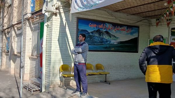 آیین تجلیل و قدردانی از برترین‌های مسابقات فوتسال درون مدرسه‌ای در دبیرستان امام رضا (ع) 