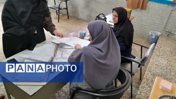 هدایت تحصیلی دانش آموزان پایه نهم دبیرستان میثاق منطقه تبادکان مشهد