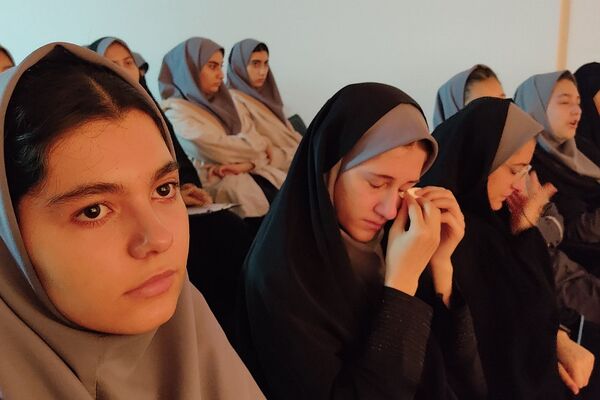 بزرگداشت «مادران چشم به راه»باحضور دانش‌آموزان دبیرستان دخترانه معرفت کهریزک