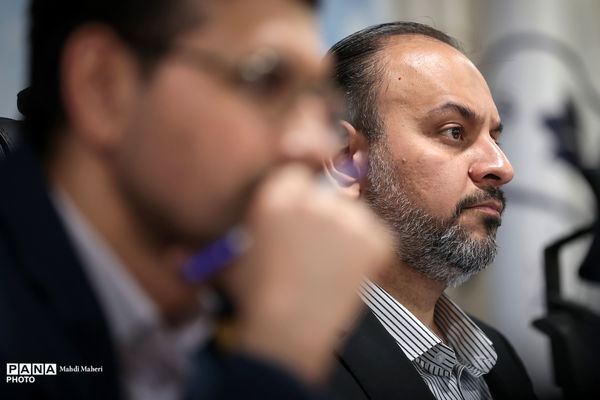 نشست صمیمی معاون پرورشی و فرهنگی وزیر آموزش و پرورش با دانشجویان رشته امورتربیتی و مسئولان تشکل‌های دانشجویی دانشگاه فرهنگیان