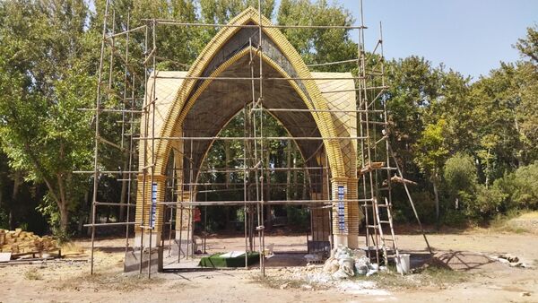 ادای احترام دانش آموزان پایه دهم  دبیرستان شاهد ابوذر غفاری به مقام شامخ شهدا