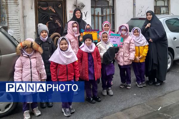 اجرای طرح «لاله‌های روشن» در دبستان آزاده ناحیه 2 شهرری 