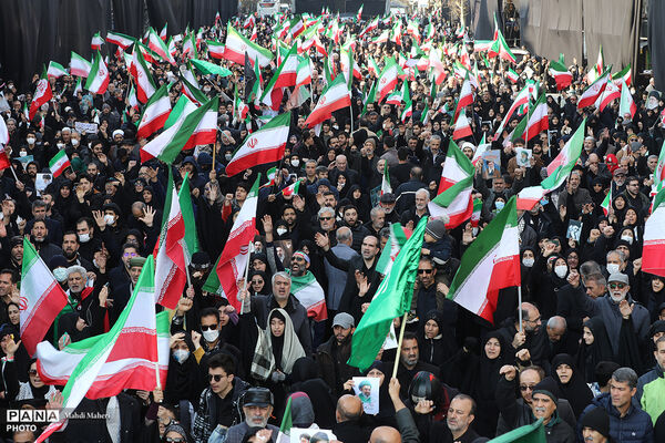 مراسم بیعت با سومین رهبر انقلاب در تهران - 2