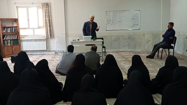 ارتقای مشارکت اولیا و مربیان در هنرستان حضرت زهرا (س) بن
