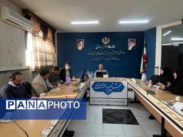 حضور فعال همکاران شهرستان قدس به صورت مجازی در دومین جلسه ستاد بزرگداشت دهه فجر  