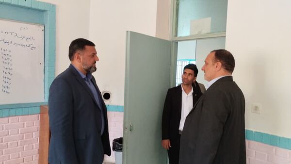 بازدید نماینده مجلس شورای اسلامی و عضو کمیسیون آموزش مجلس از مدارس بخش زاوین کلات