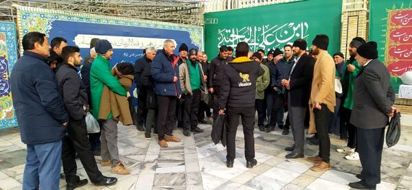 حضور خادمان اصفهانی در چایخانه امام رضا«ع» مشهد