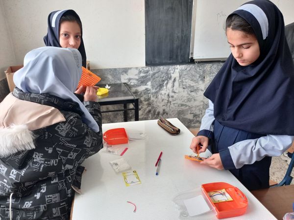 بازدید دانش آموزان دبستان ناهید نخودی از پژوهشرای نیشابور