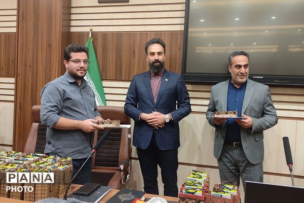 تجلیل از معاونین پرورشی در ناحیه دو شهرری 