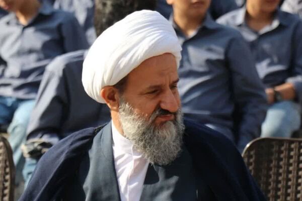 یادواره لاله‌های روشن در مدرسه تیزهوشان شهید بهشتی قرچک