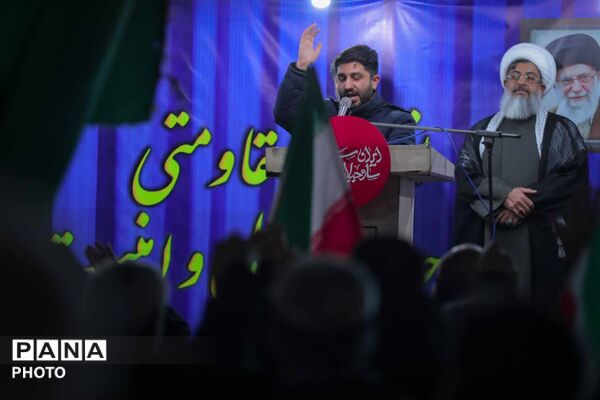  بیعت با رهبر انقلاب اسلامی در ساوجبلاغ 