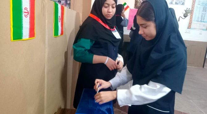 انتخابات شورای دانش‌آموزی در مدرسه  غیر دولتی ایران‌زمین شهر یاسوج 