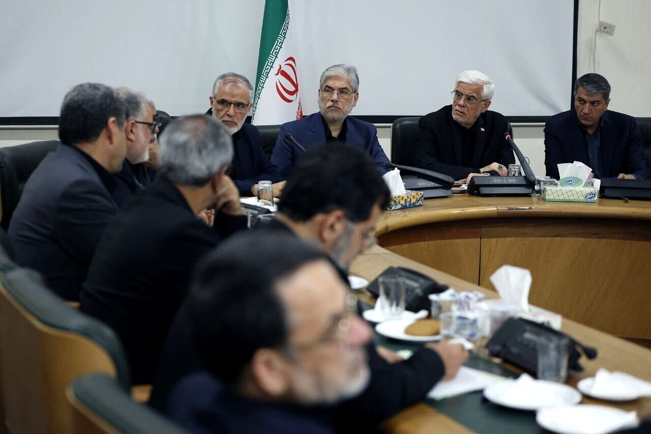 تاکید عارف بر ضرورت هماهنگی ملی برای برگزاری هرچه باشکوه‌تر آئین تشییع رهبر شهید انقلاب