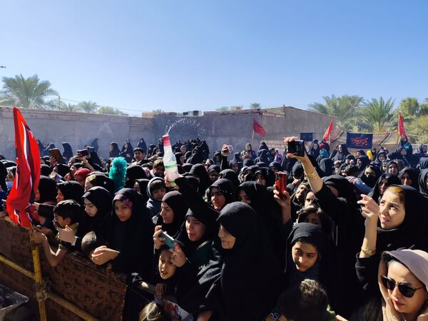 تشییع پیکر مطهر شهید گمنام در شهرستان دارالصابرین بم 