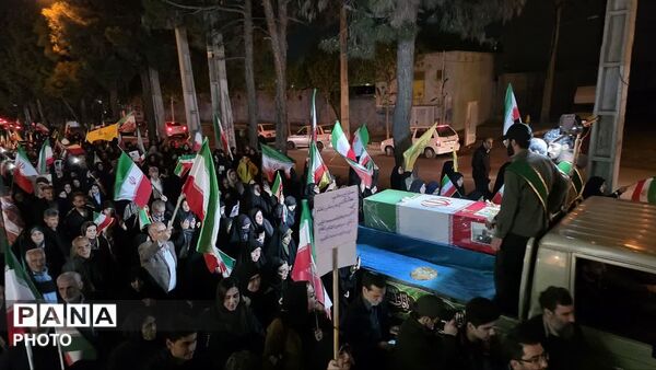 تشییع پیکر پاک جانباز سرافراز دفاع مقدس شهید حسن برزو در چهل و یکمین خروش شبانه مردم رجایی شهر کرج