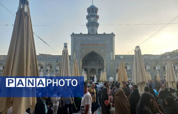 سیل عظیم زائران و مجاوران حرم امام رضا (ع) در روز آغاز امامت حضرت مهدی (عج)