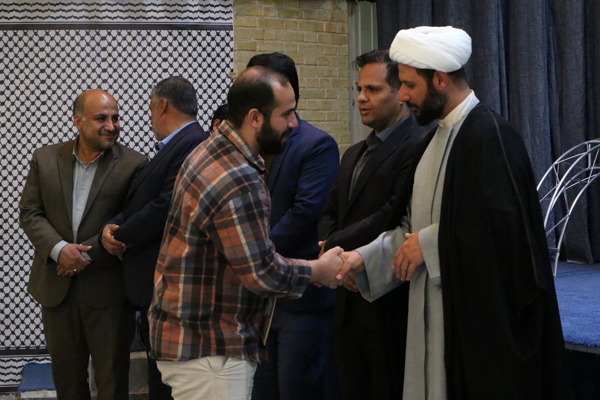 تجلیل از معلمان در مصلی صفادشت