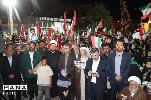اجتماع شبانه کودکان و نوجوانان با «سلام فرمانده»