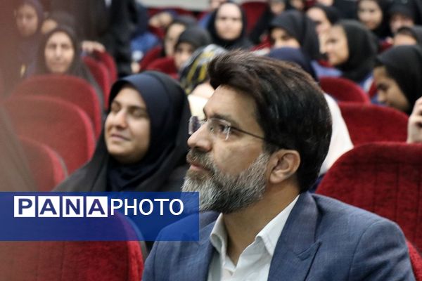 آیین تجلیل از دختران دانش‌آموز خبرنگار منتخب پانا شهرستان‌های استان تهران