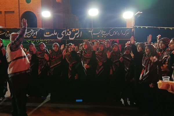 برپایی موکب «عشاق الحسین(ع)» سازمان دانش‌آموزی شهرستانهای تهران در مسیر زائران اربعین
