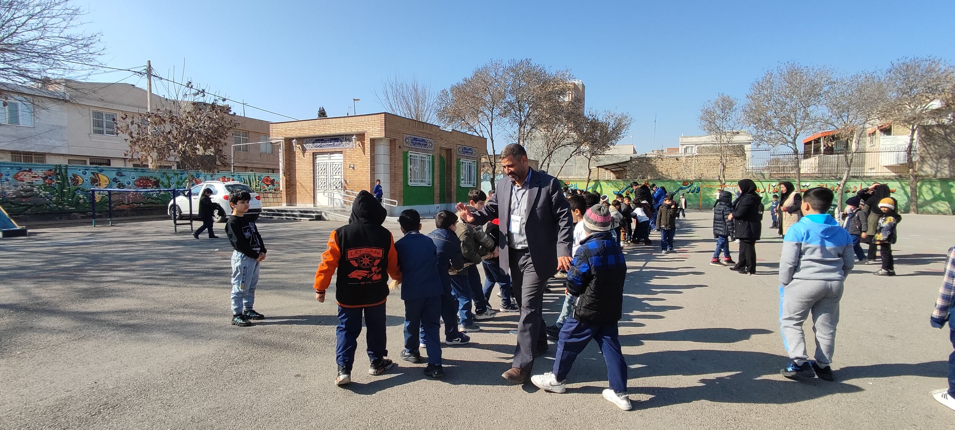 برگزاری مسابقات طناب کشی در مدرسه مبین شهرستان شیروان