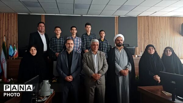 تجلیل از برگزیدگان رویدادهای قرآنی و فرهنگی منطقه ۱۶ تهران