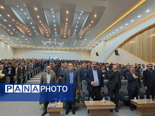 دیدار صمیمی وزیر آموزش‌وپرورش با فرهنگیان استان خوزستان