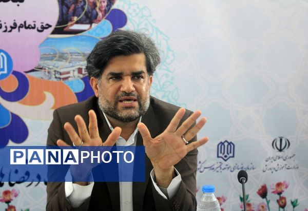 نشست خبری مدیرکل نوسازی مدارس استان بوشهر 