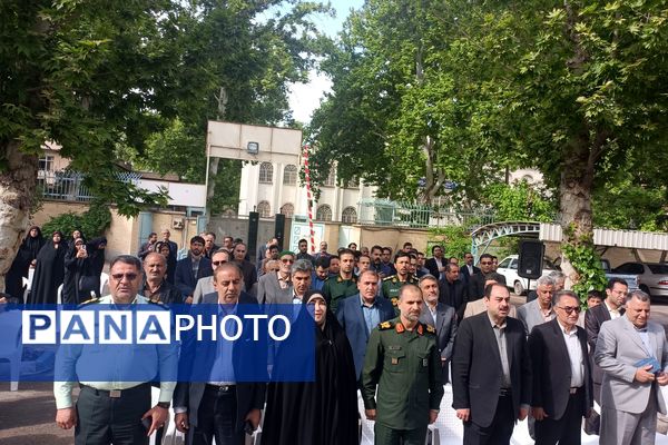 برگزاری مراسم بزرگداشت روز معلم در نیشابور 