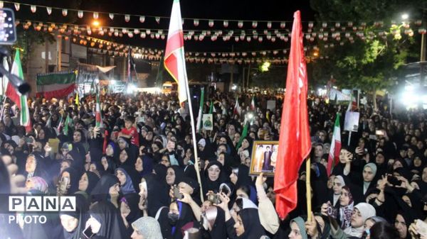 عقد سه زوج جوان در دل راهپیمایی مردمی، آغاز  زندگی مشترک با عطر همدلی و اتحاد