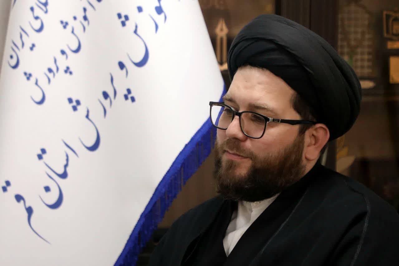 معلم معمار امنیت روانی، هویتی و تمدنی نسل آینده است