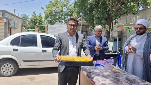 پخش شربت به مناسبت عید سعید غدیر خم در اداره‌کل آموزش و پرورش کهگیلویه و بویراحمد