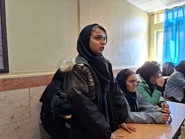نشست دانش‌آموزی در راستای کیفیت‌بخشی به آموزش در دبیرستان دخترانه نبوت صفادشت