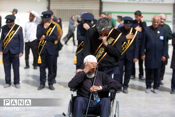 دسته عزاداری خادمان حرم حضرت معصومه(س) در سالروز شهادت امام رضا(ع)