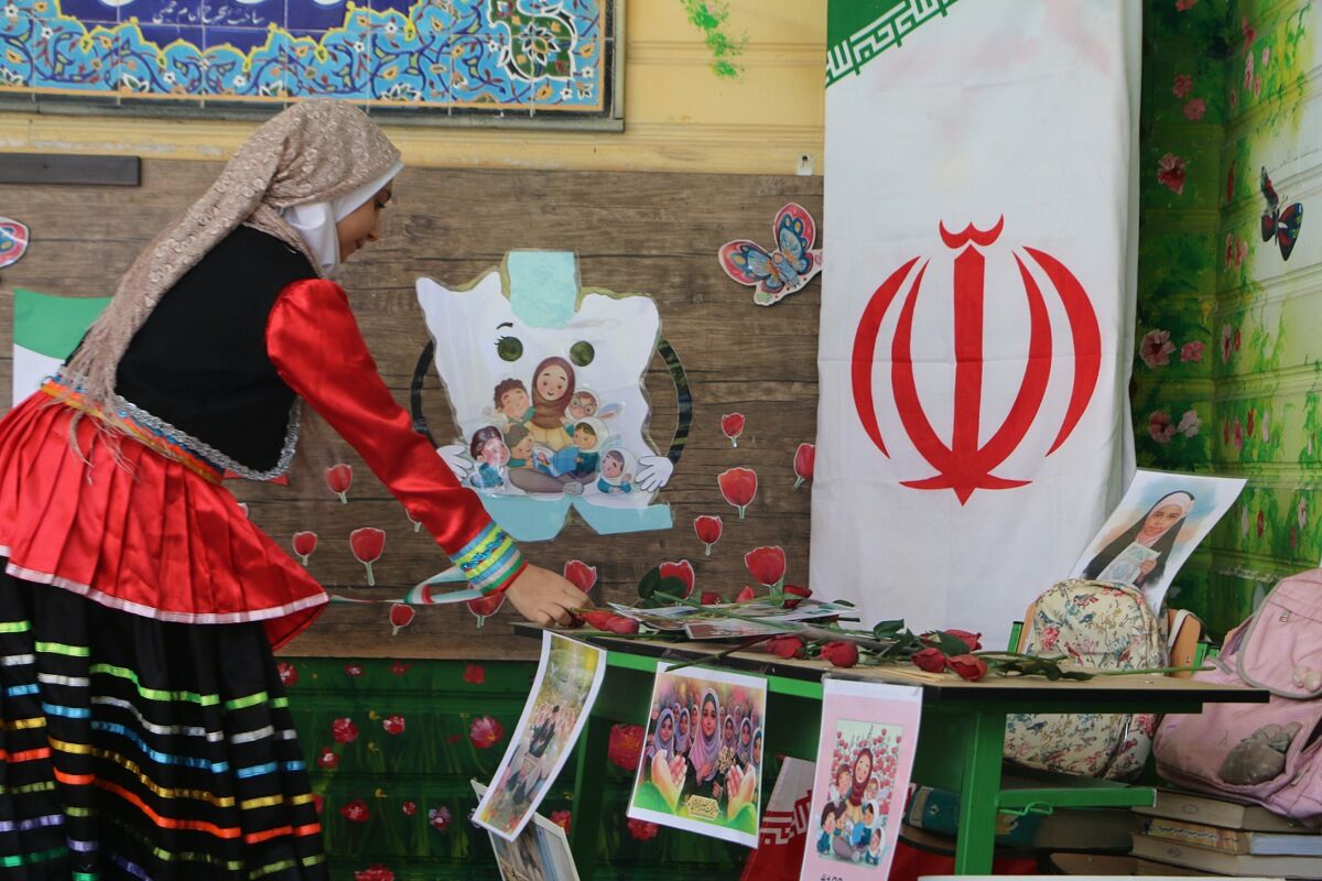 جشن عاطفه ها ، روز همدلی دانش‌آموزان 