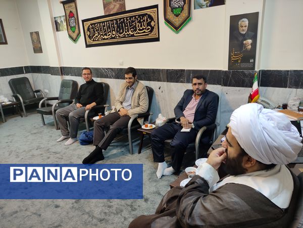 جلسه مشاوره تحصیلی برای دانش‌آموزان دبیرستان نمونه دولتی گل نراقی 3