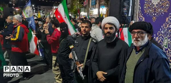 اقامه نماز استغاثه و تجدید بیعت در اجتماعات شبانه شهرستان ساوجبلاغ