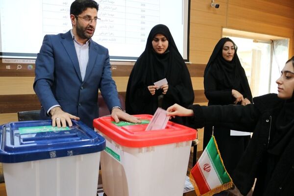 انتخابات هیات رئیسه‌ شورای دانش‌آموزی شهرستان مرند