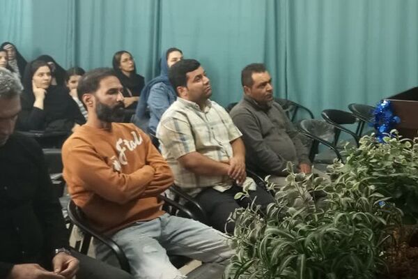  جلسه انجمن اولیا و مربیان در مدرسه امام علی(ع)‌۲ رودهن 