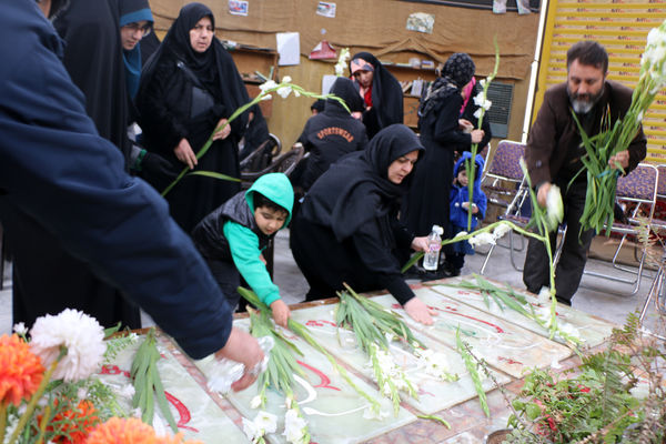 گلباران مزار شهدای گمنام قم در ایام الله دهه فجر