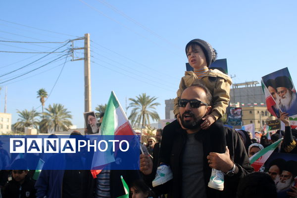شکوه حضور مردم بوشهر در راهپیمایی ۲۲ بهمن