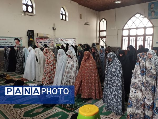 برپایی میز خدمت به‌مناسبت هفته دولت در میاندورود 