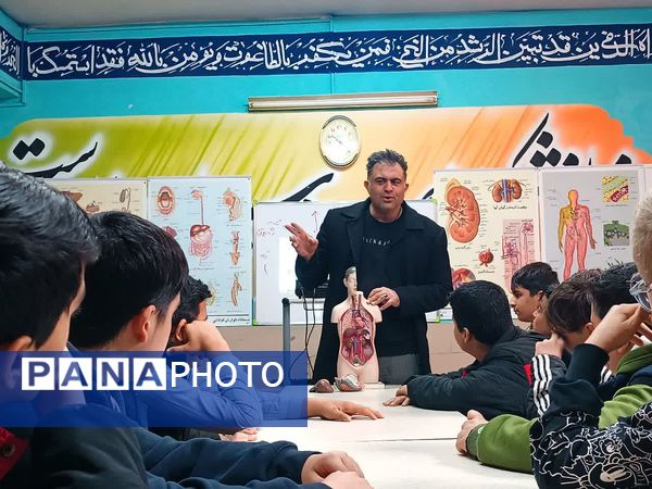 کلاس های آموزشی و آمادگی جشنواره نوجوانان خوارزمی در پژوهشسرا فرهنگ ورامین