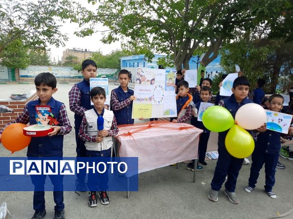 بمناسبت روز جهانی کودک برپایی جشنواره صبحانه سالم در دبستان پسرانه سرافراز ناحیه۷ مشهد