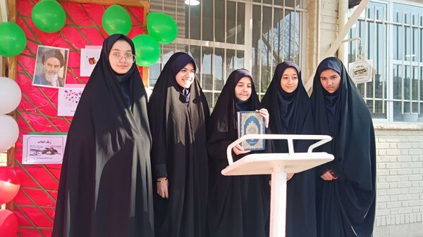 زنگ انقلاب در دبیرستان کوثر فرهنگیان